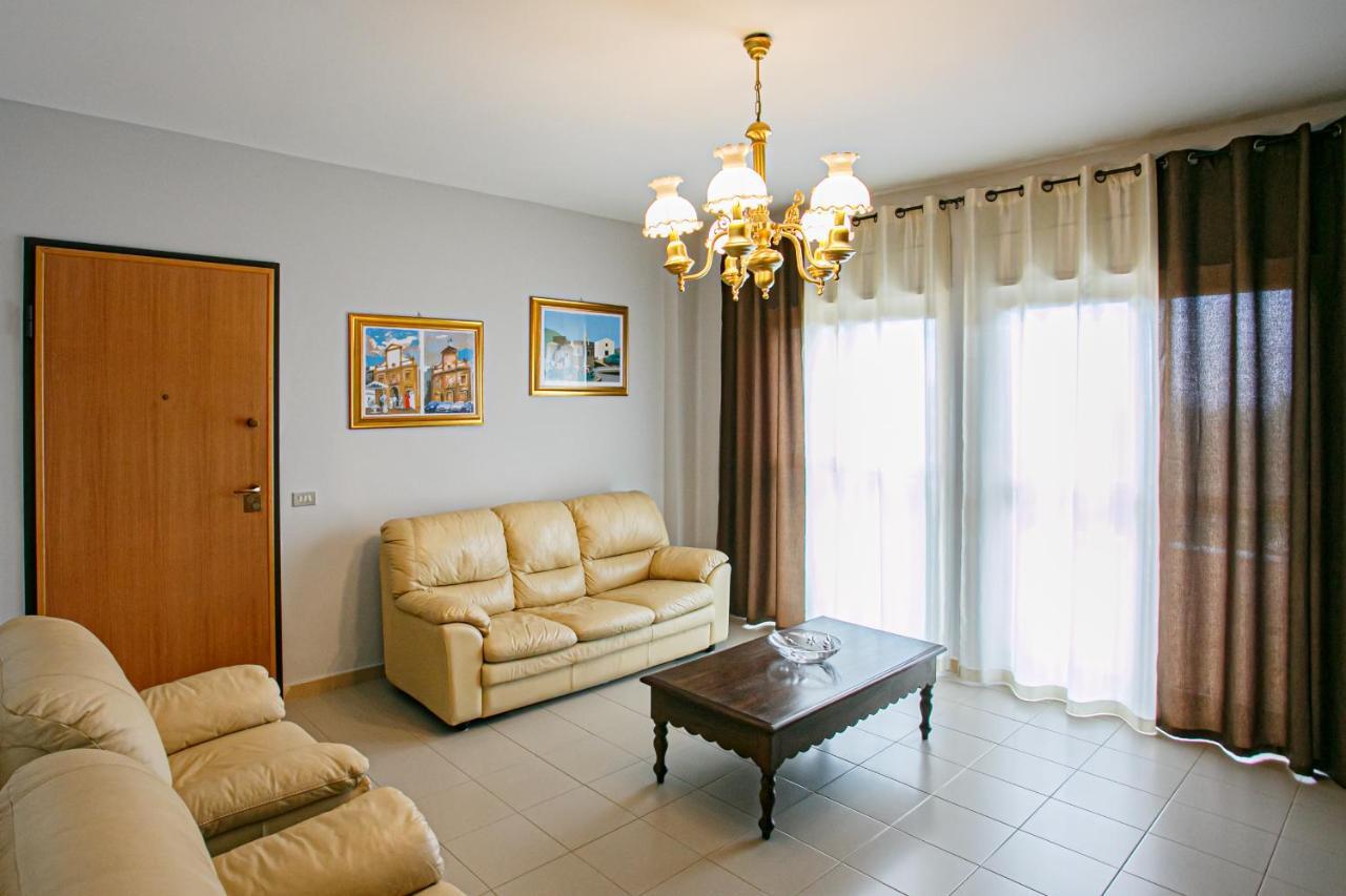 Ginevra Apartment เชฟาลู ภายนอก รูปภาพ